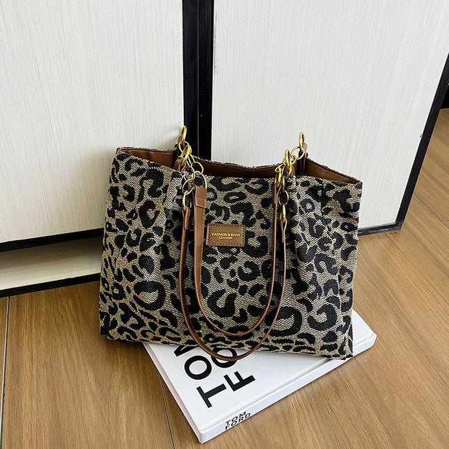 WildChain | Leopard Print Chain Shoulder Bag