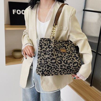 WildChain | Leopard Print Chain Shoulder Bag