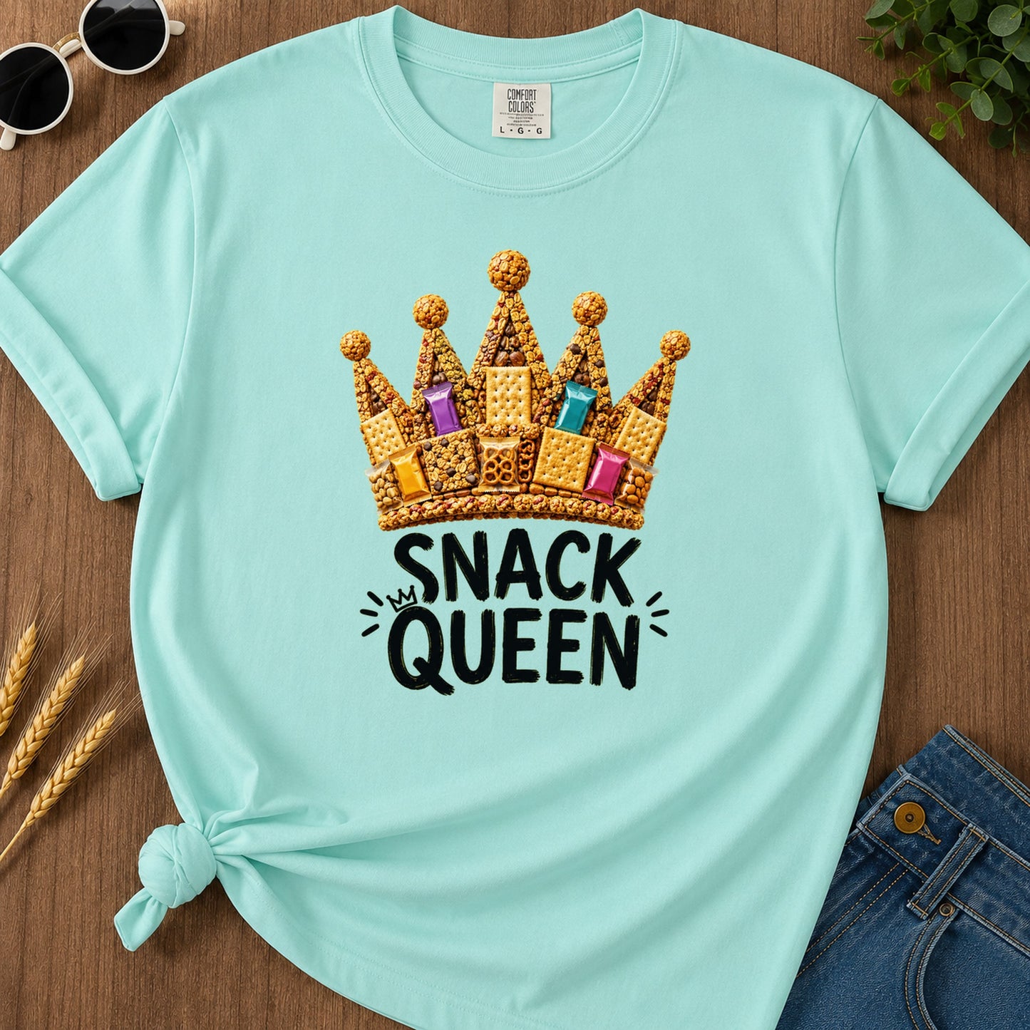 Snack Queen T-Shirt - Chalky Mint